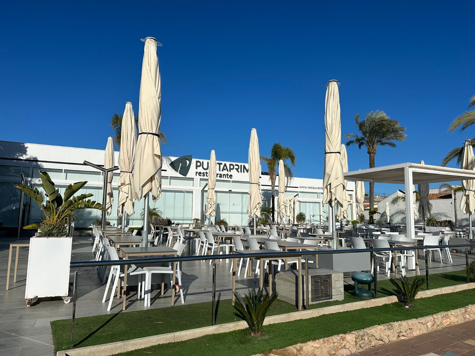 For sale - 3 Bedroom 2 Bathroom Villa in Villamartin - Costa Blanca  - Alicante