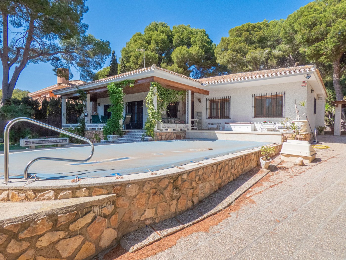 For sale - 6 Bedroom 4 Bathroom Villa in Dehesa de Campoamor - Costa Blanca  - Alicante