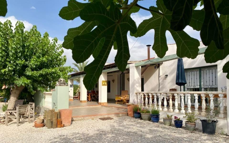 For sale - 5 Bedroom 4 Bathroom Villa in Orihuela - Molins-campaneta-san Bartolomé  - Alicante