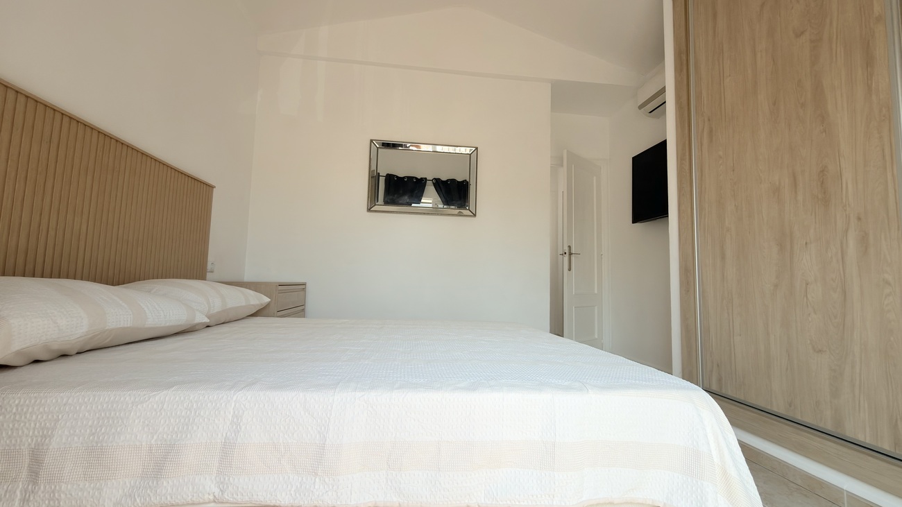 For sale - 3 Bedroom 2 Bathroom Villa in Villamartin - Costa Blanca  - Alicante