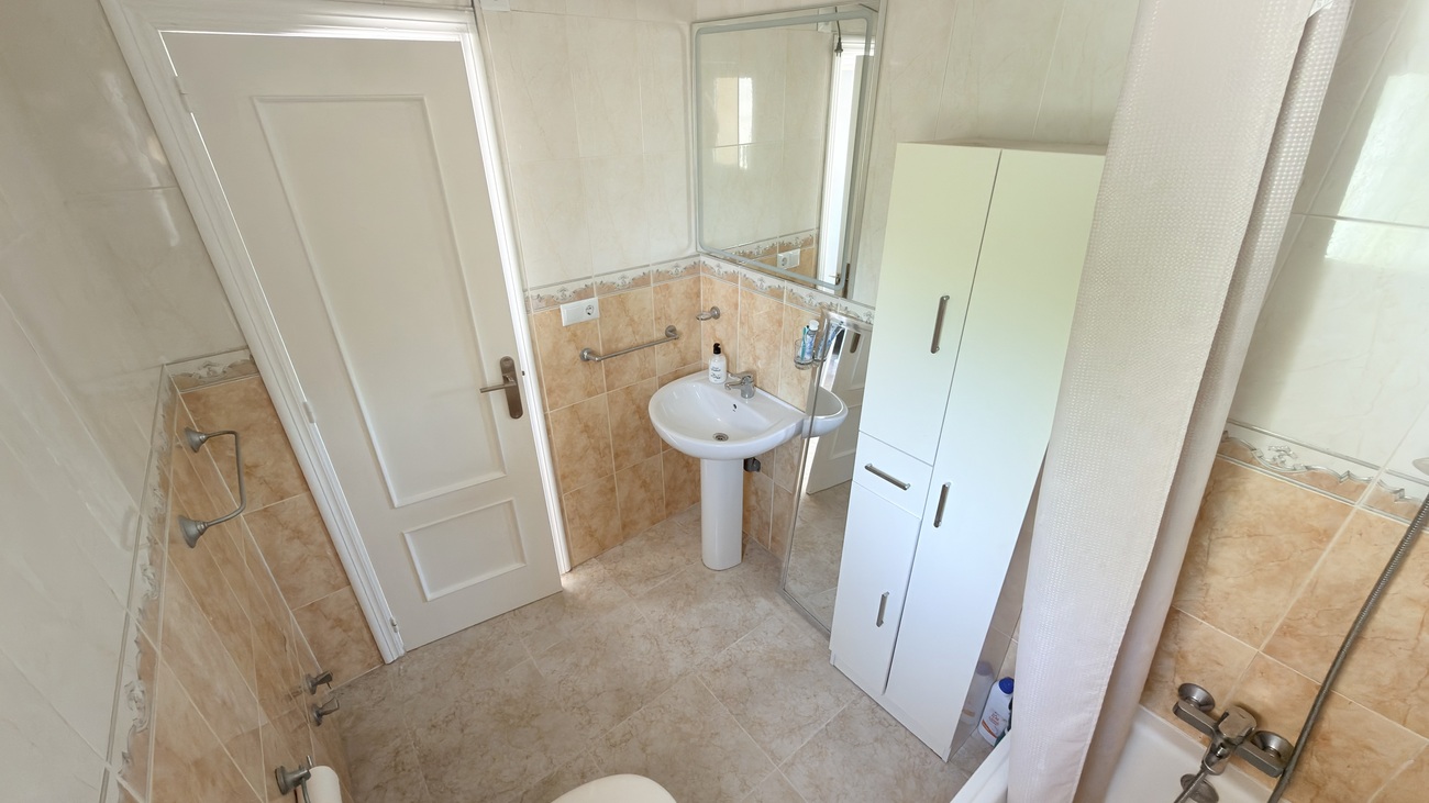 For sale - 3 Bedroom 2 Bathroom Villa in Villamartin - Costa Blanca  - Alicante