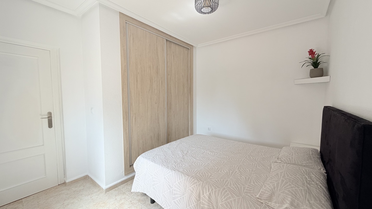 For sale - 3 Bedroom 2 Bathroom Villa in Villamartin - Costa Blanca  - Alicante