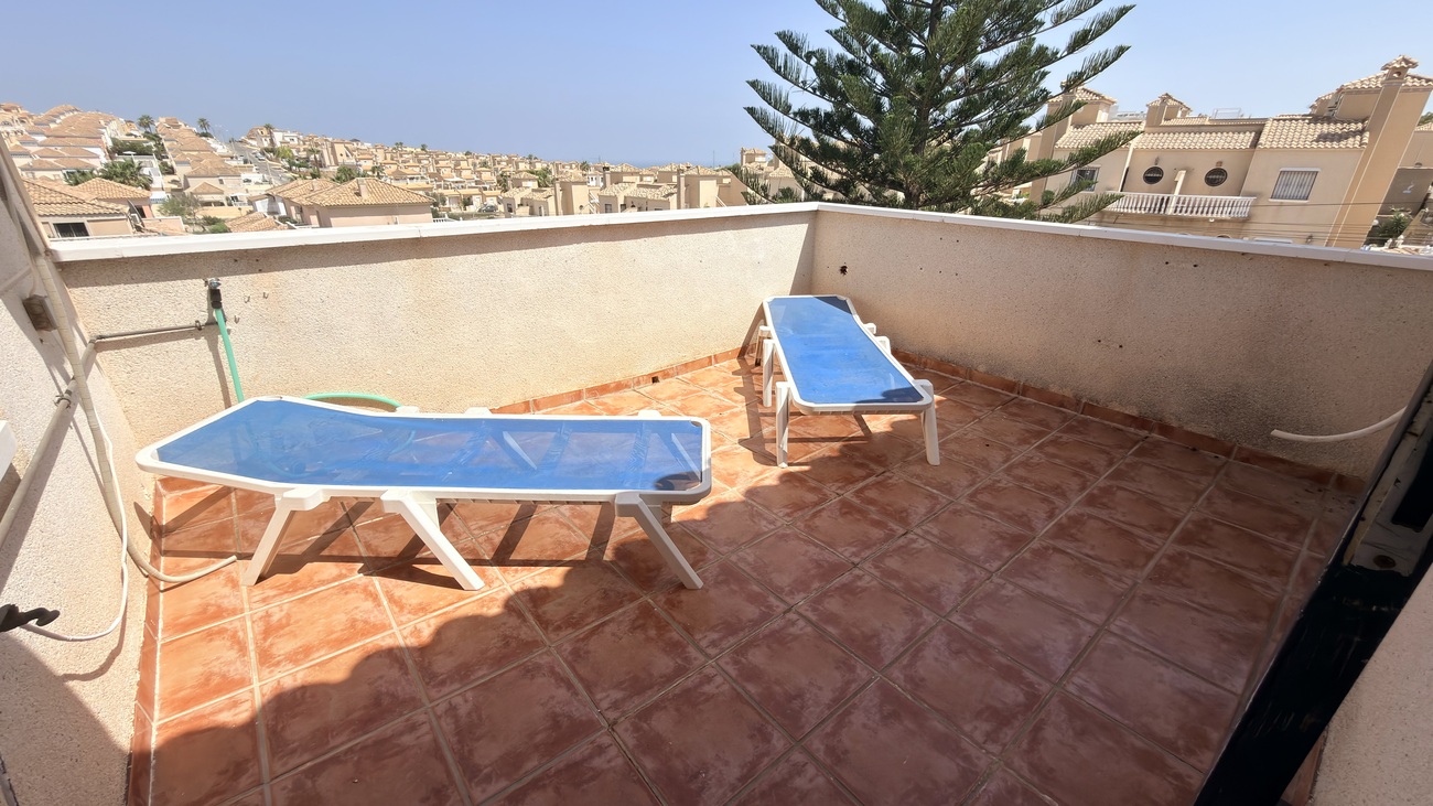 For sale - 3 Bedroom 2 Bathroom Villa in Villamartin - Costa Blanca  - Alicante