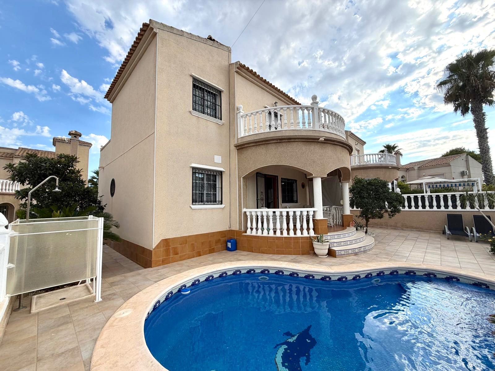 For sale - 3 Bedroom 2 Bathroom Villa in Orihuela Costa - Costa Blanca  - Alicante
