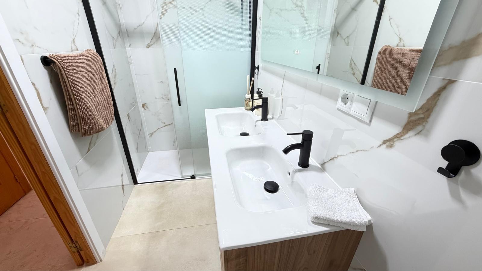For sale - 4 Bedroom 2 Bathroom Duplex in Torrevieja - Playa De Los Naufragos  - Alicante