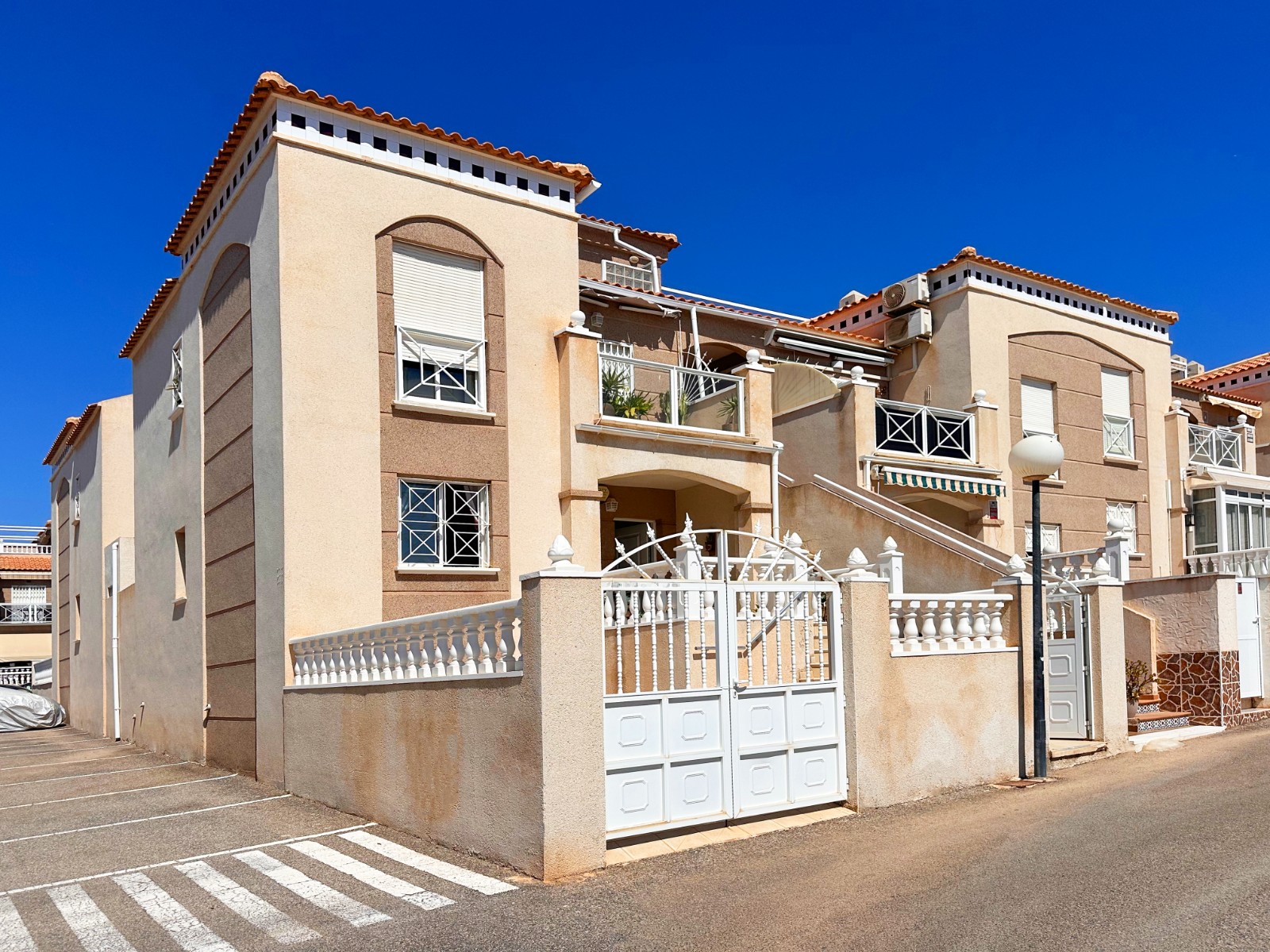 For sale - 2 Bedroom 1 Bathroom Bungalow in Torrevieja - Costa Blanca  - Alicante