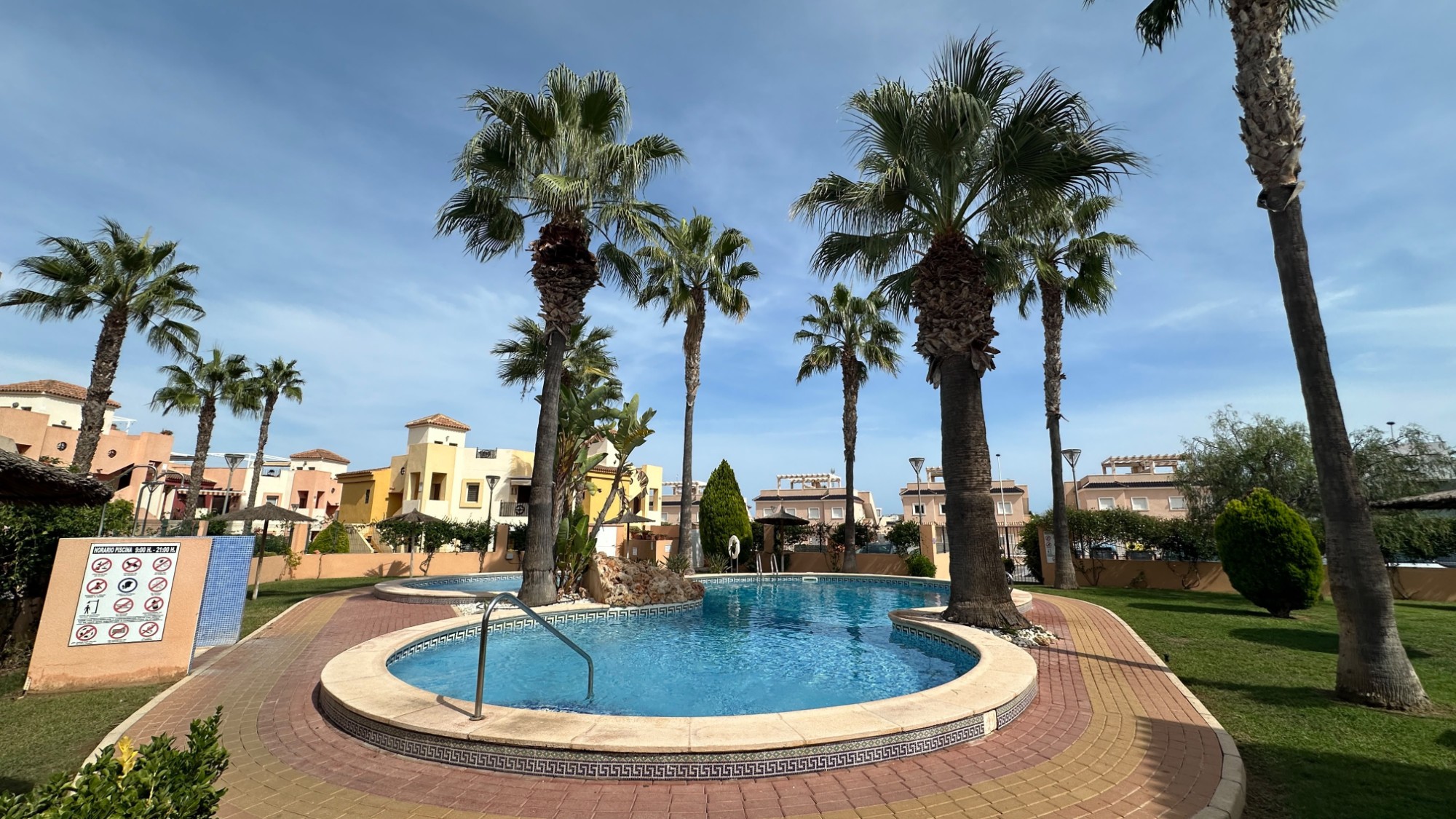 For sale - 2 Bedroom 2 Bathroom Bungalow in Orihuela Costa - Costa Blanca  - Alicante