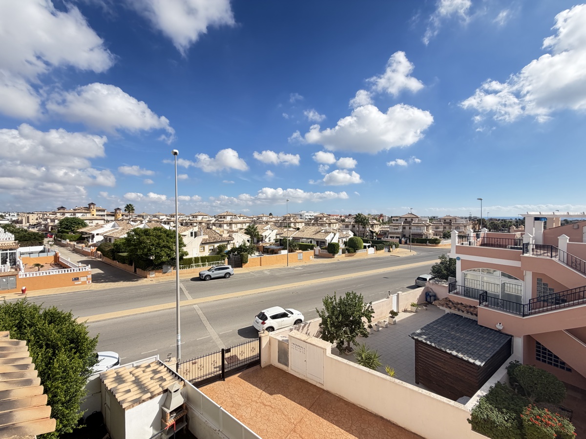 For sale - 2 Bedroom 1 Bathroom Top Floor Apartment in Lomas De Cabo Roig - , Lomas De Cabo Roig, Alicante, Spain - Alicante