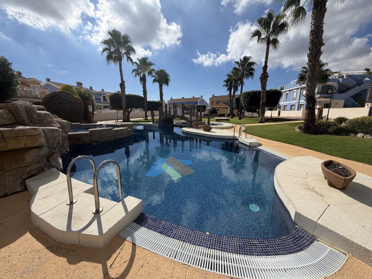 For sale - 2 Bedroom 1 Bathroom Top Floor Apartment in Lomas De Cabo Roig - , Lomas De Cabo Roig, Alicante, Spain - Alicante