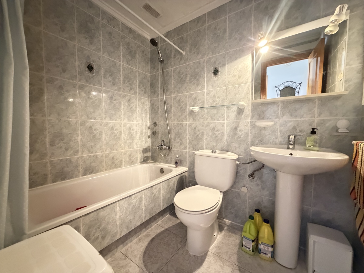 For sale - 2 Bedroom 1 Bathroom Ground floor Apartment in Villamartin - , Villamartin, Alicante, Spain - Alicante