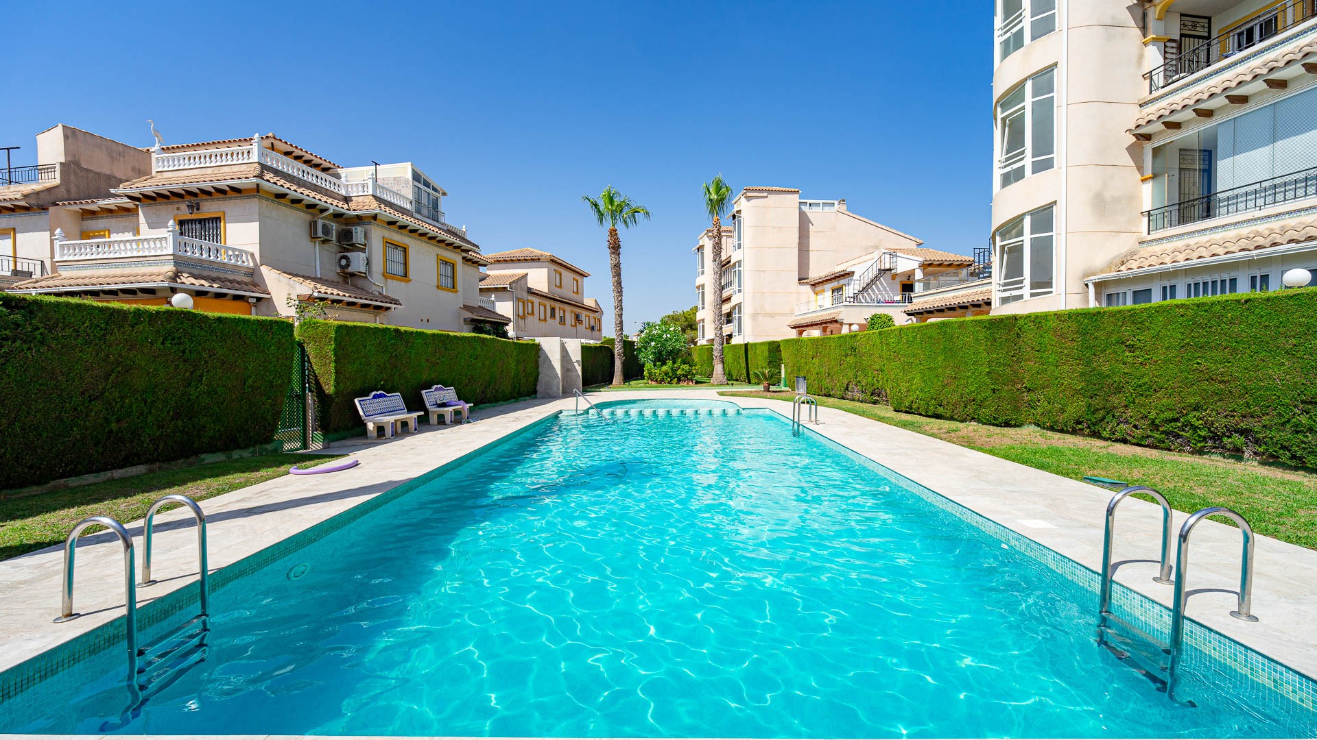 For sale - 2 Bedroom 1 Bathroom Apartament in Punta Prima - Punta Prima  - Alicante