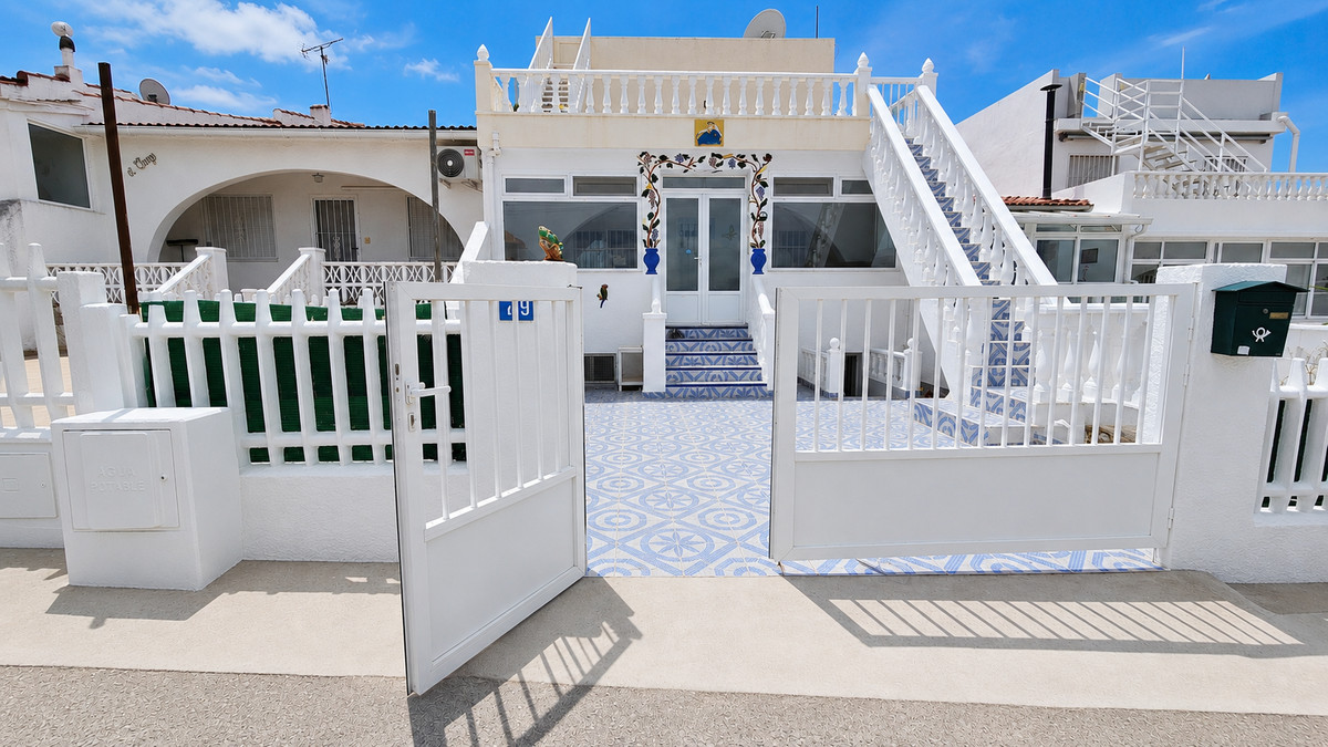 For sale - 3 Bedroom 2 Bathroom House - Townhouse in Rojales - Ciudad Quesada  - Alicante