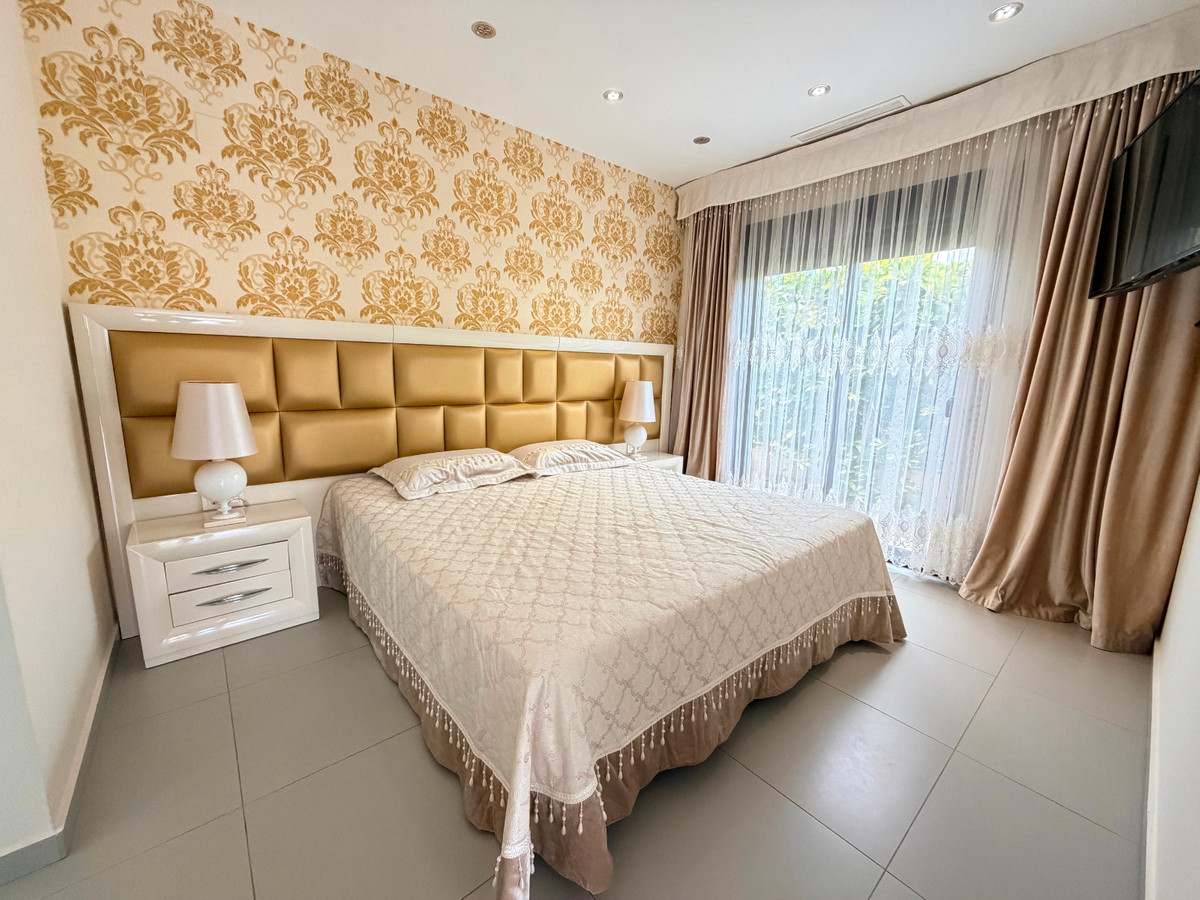 For sale - 3 Bedroom 3 Bathroom House - Detached Villa in Rojales - Ciudad Quesada  - Alicante