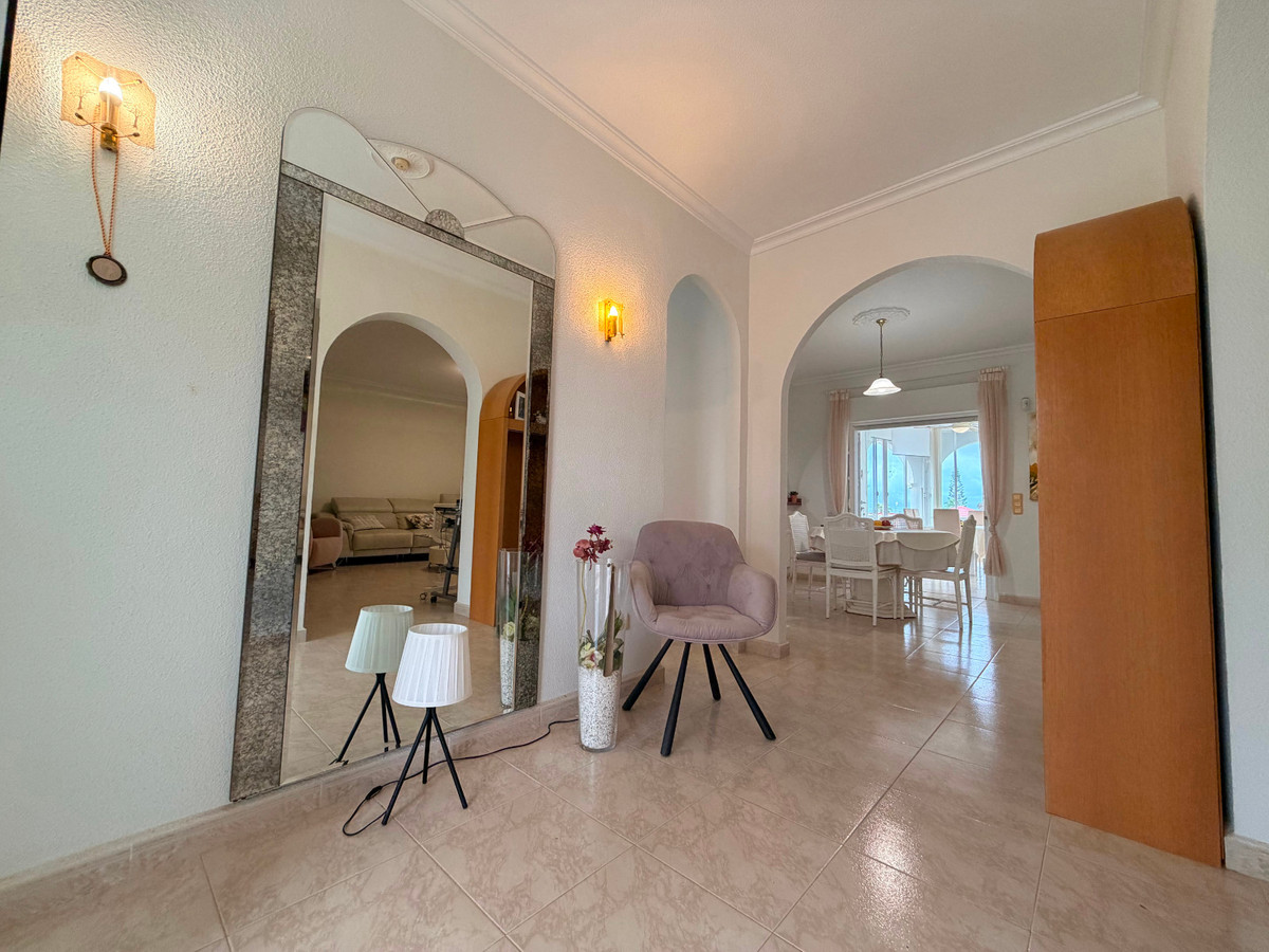 For sale - 5 Bedroom 3 Bathroom House - Detached Villa in Rojales - Ciudad Quesada  - Alicante