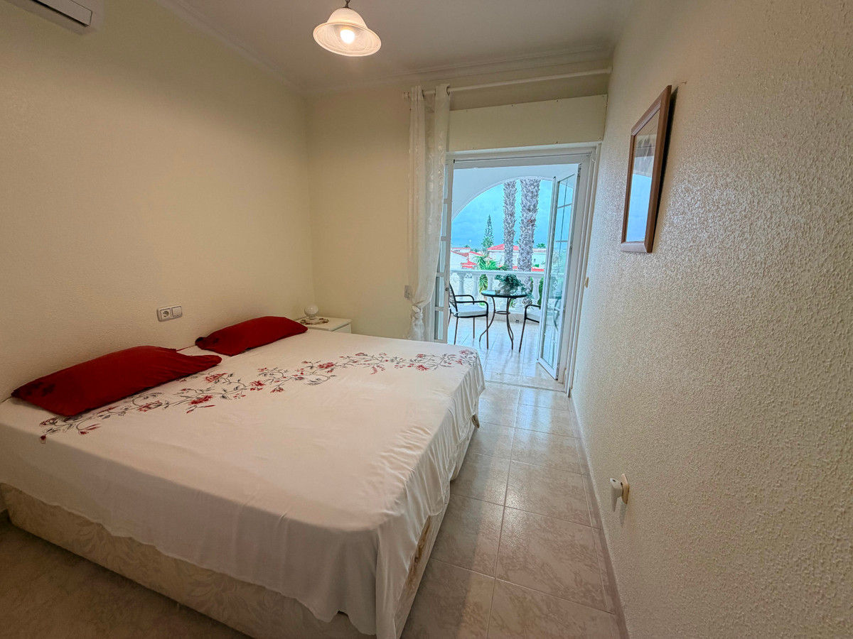 For sale - 5 Bedroom 3 Bathroom House - Detached Villa in Rojales - Ciudad Quesada  - Alicante