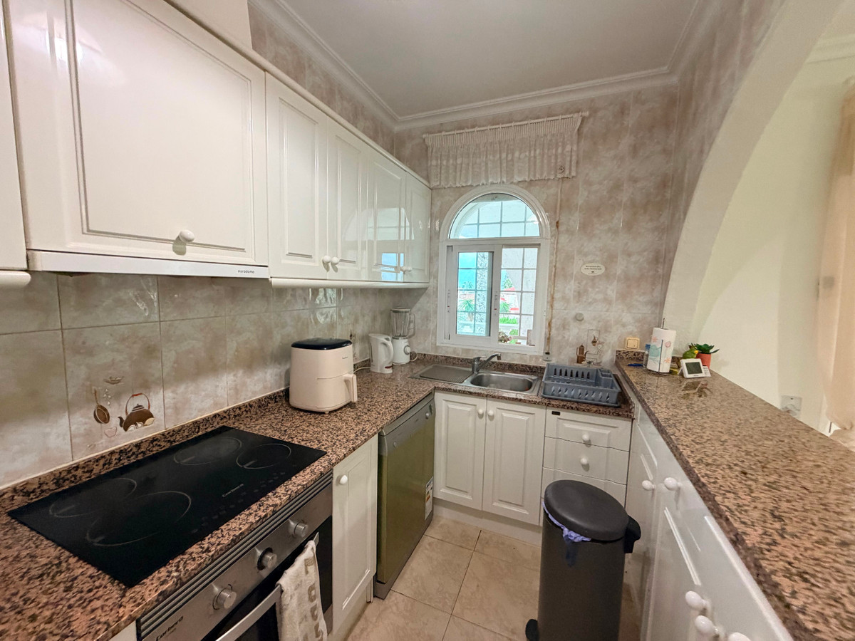 For sale - 5 Bedroom 3 Bathroom House - Detached Villa in Rojales - Ciudad Quesada  - Alicante
