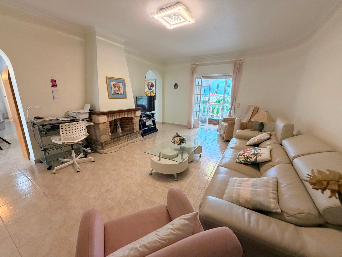 For sale - 5 Bedroom 3 Bathroom House - Detached Villa in Rojales - Ciudad Quesada  - Alicante