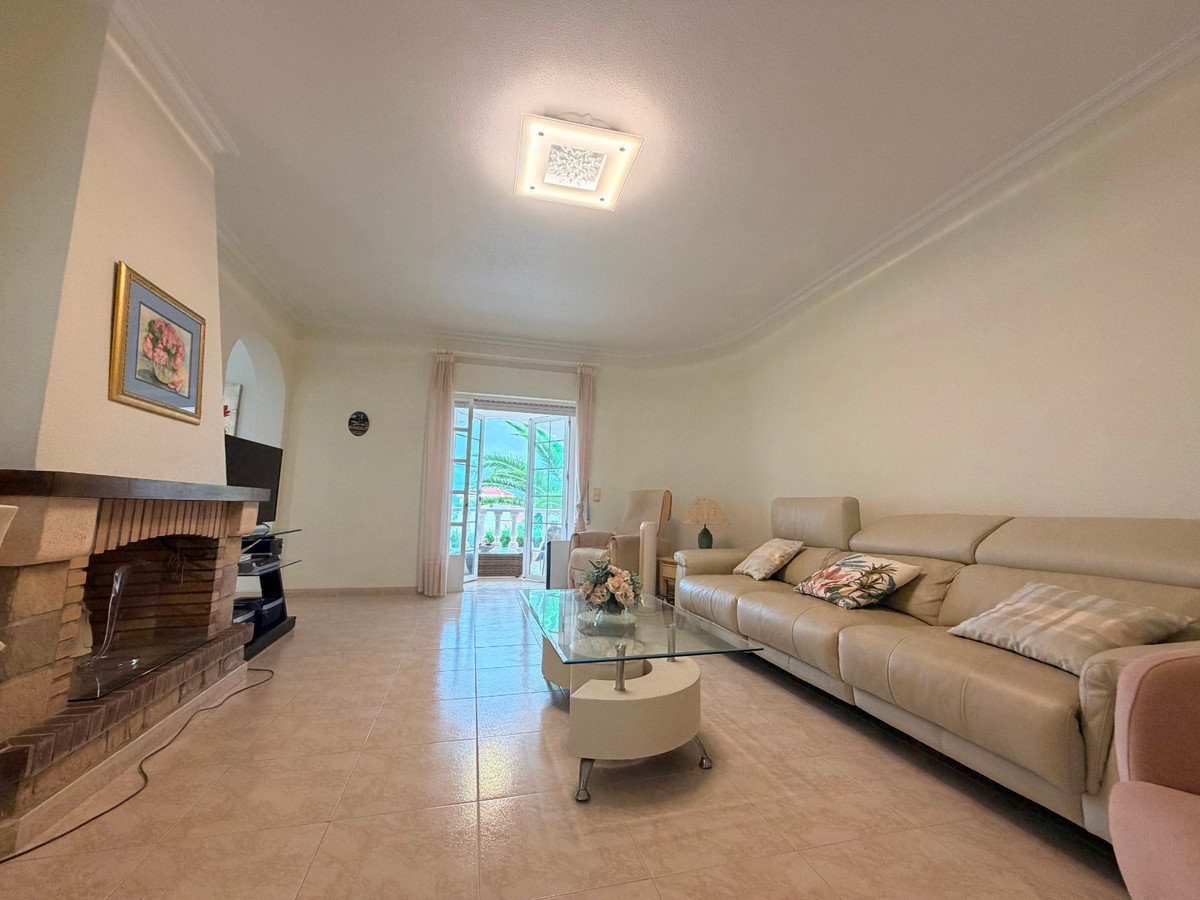For sale - 5 Bedroom 3 Bathroom House - Detached Villa in Rojales - Ciudad Quesada  - Alicante