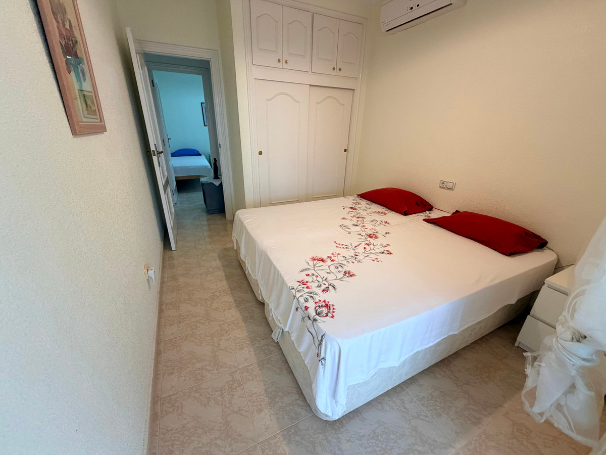 For sale - 5 Bedroom 3 Bathroom House - Detached Villa in Rojales - Ciudad Quesada  - Alicante
