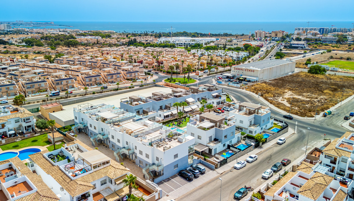 For sale - 2 Bedroom 2 Bathroom House - Bungalow in Orihuela - Punta Prima  - Alicante