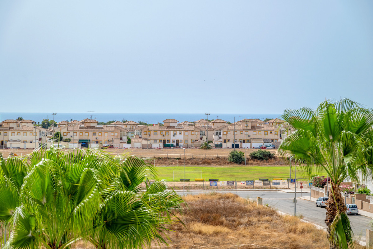 For sale - 2 Bedroom 2 Bathroom House - Bungalow in Orihuela - Punta Prima  - Alicante