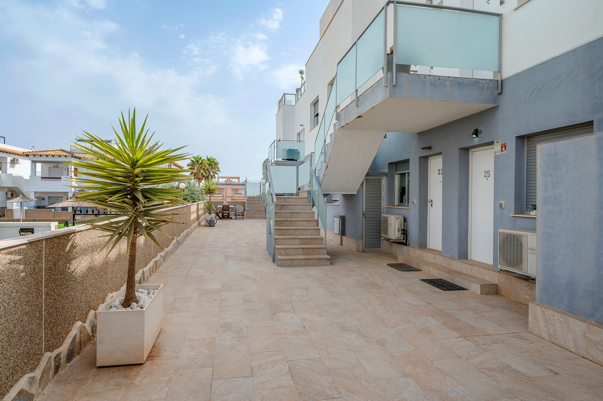 For sale - 2 Bedroom 2 Bathroom House - Bungalow in Orihuela - Punta Prima  - Alicante