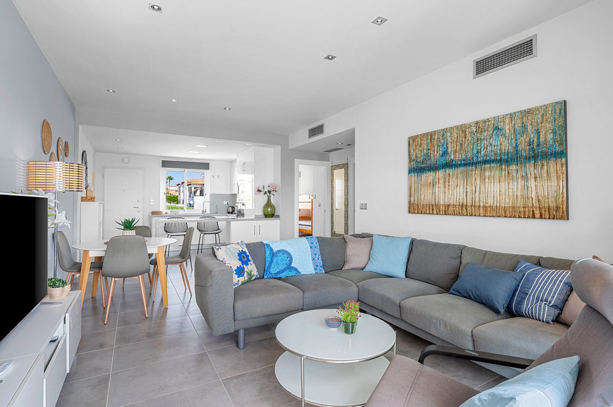 For sale - 2 Bedroom 2 Bathroom House - Bungalow in Orihuela - Punta Prima  - Alicante