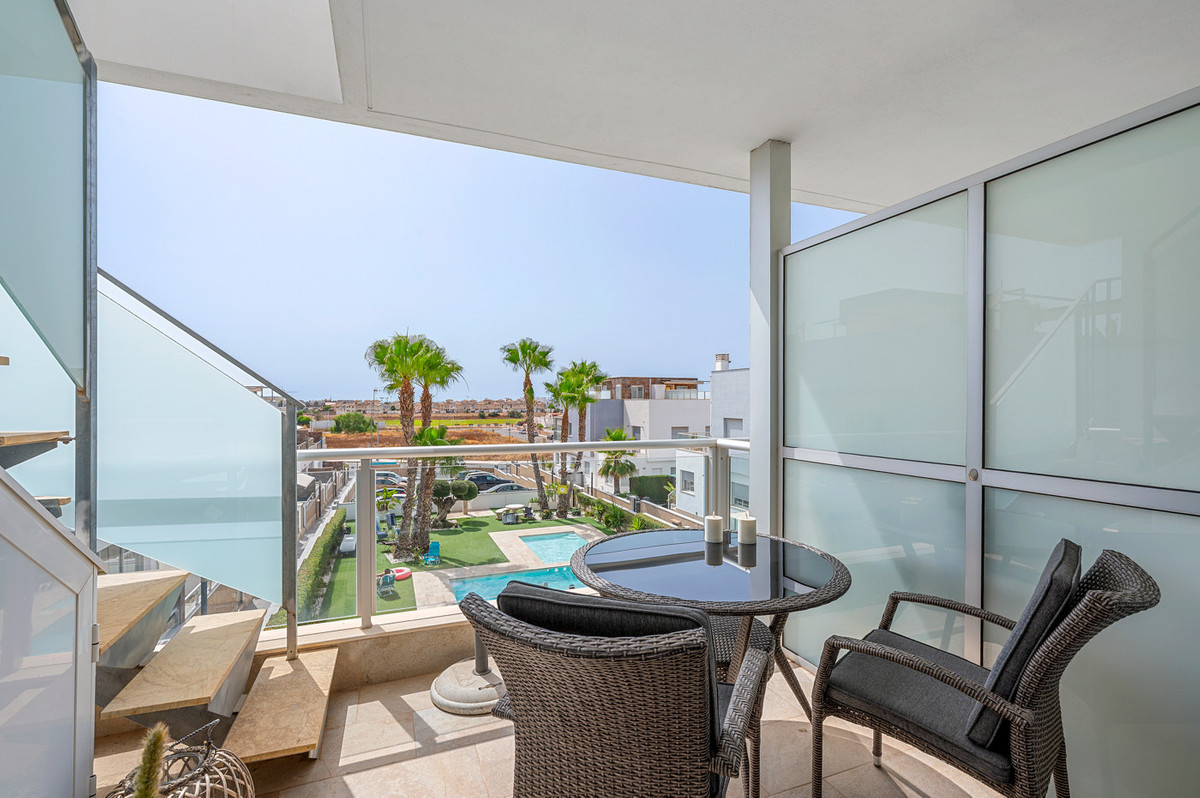 For sale - 2 Bedroom 2 Bathroom House - Bungalow in Orihuela - Punta Prima  - Alicante