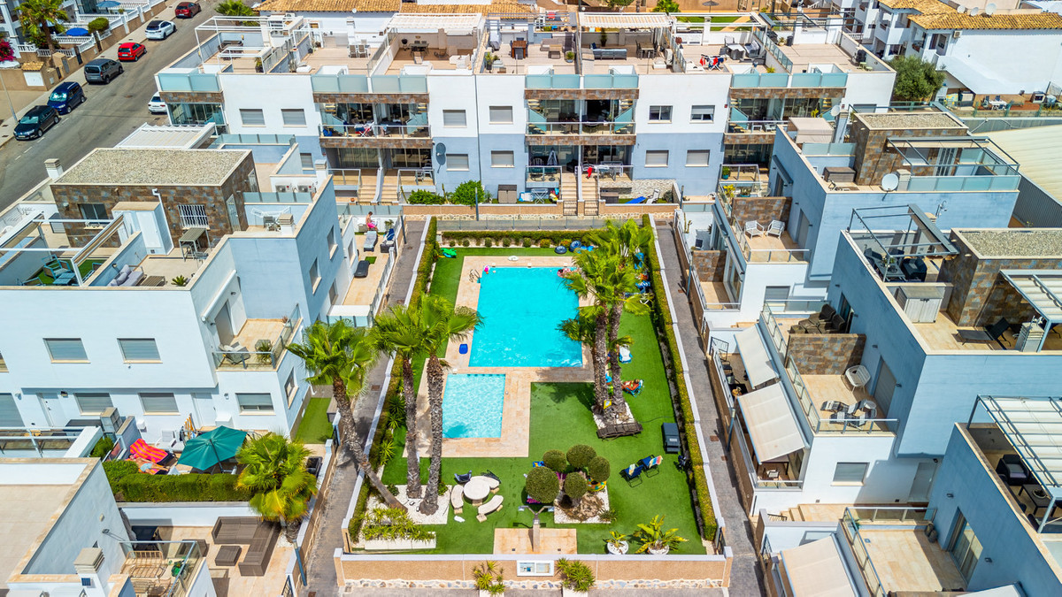 For sale - 2 Bedroom 2 Bathroom House - Bungalow in Orihuela - Punta Prima  - Alicante