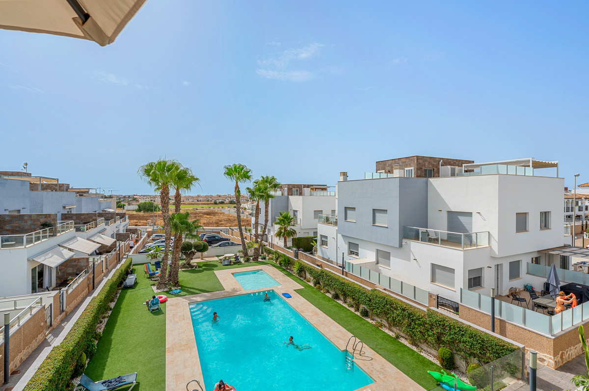 For sale - 2 Bedroom 2 Bathroom House - Bungalow in Orihuela - Punta Prima  - Alicante