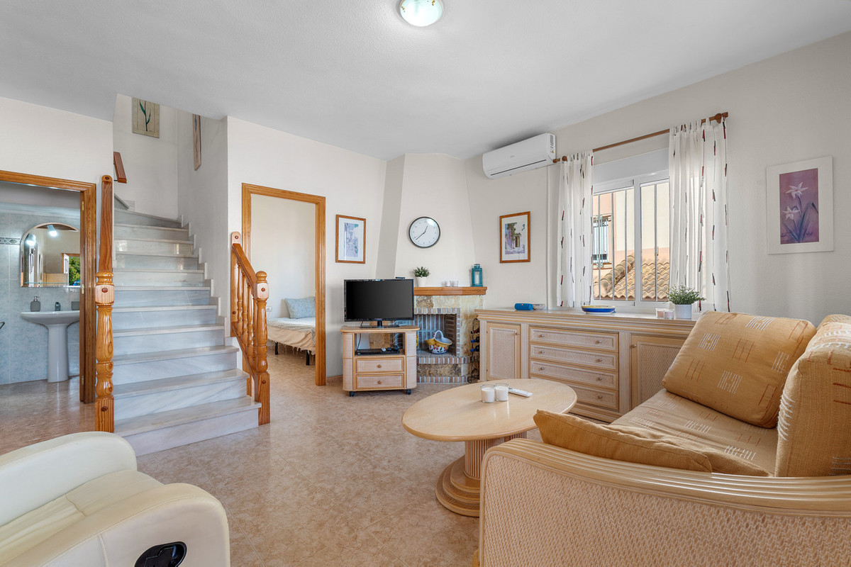 For sale - 3 Bedroom 2 Bathroom House - Bungalow in Orihuela - Lomas de Cabo Roig  - Alicante