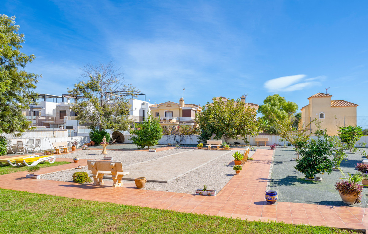 For sale - 3 Bedroom 2 Bathroom House - Bungalow in Orihuela - Lomas de Cabo Roig  - Alicante