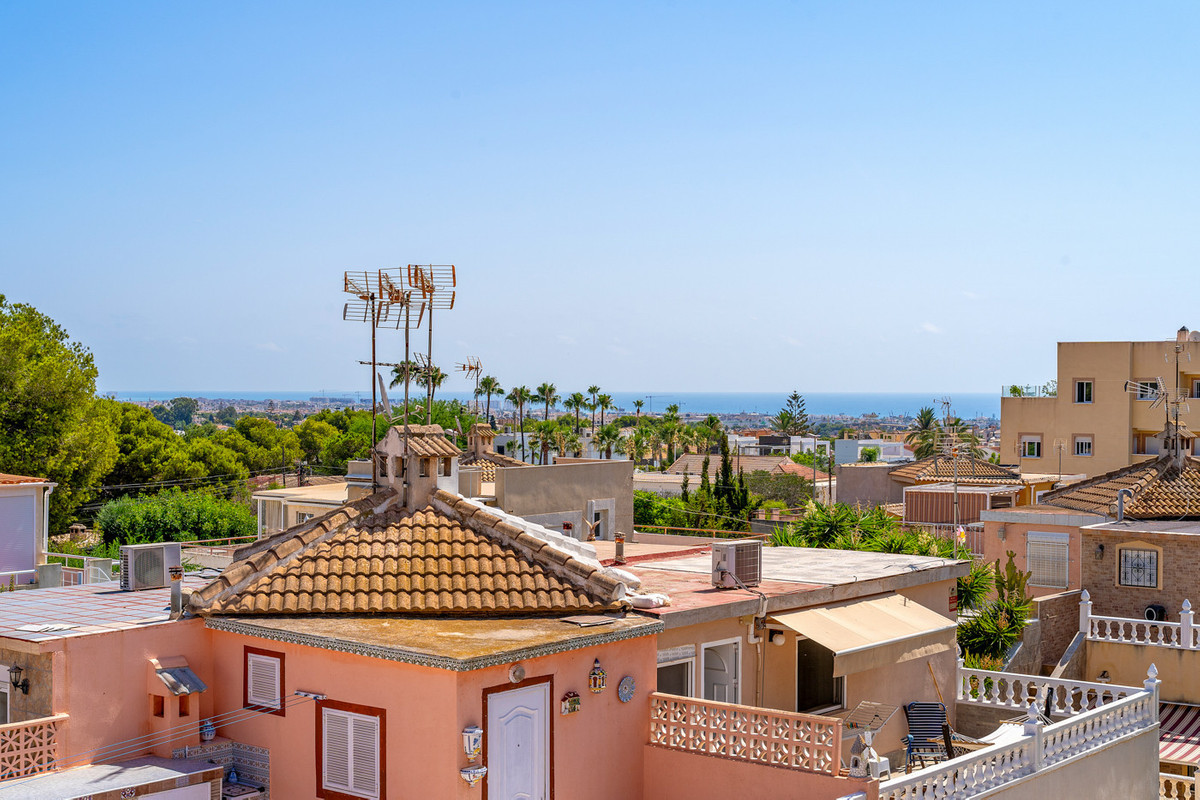 For sale - 3 Bedroom 2 Bathroom House - Bungalow in Orihuela - Lomas de Cabo Roig  - Alicante