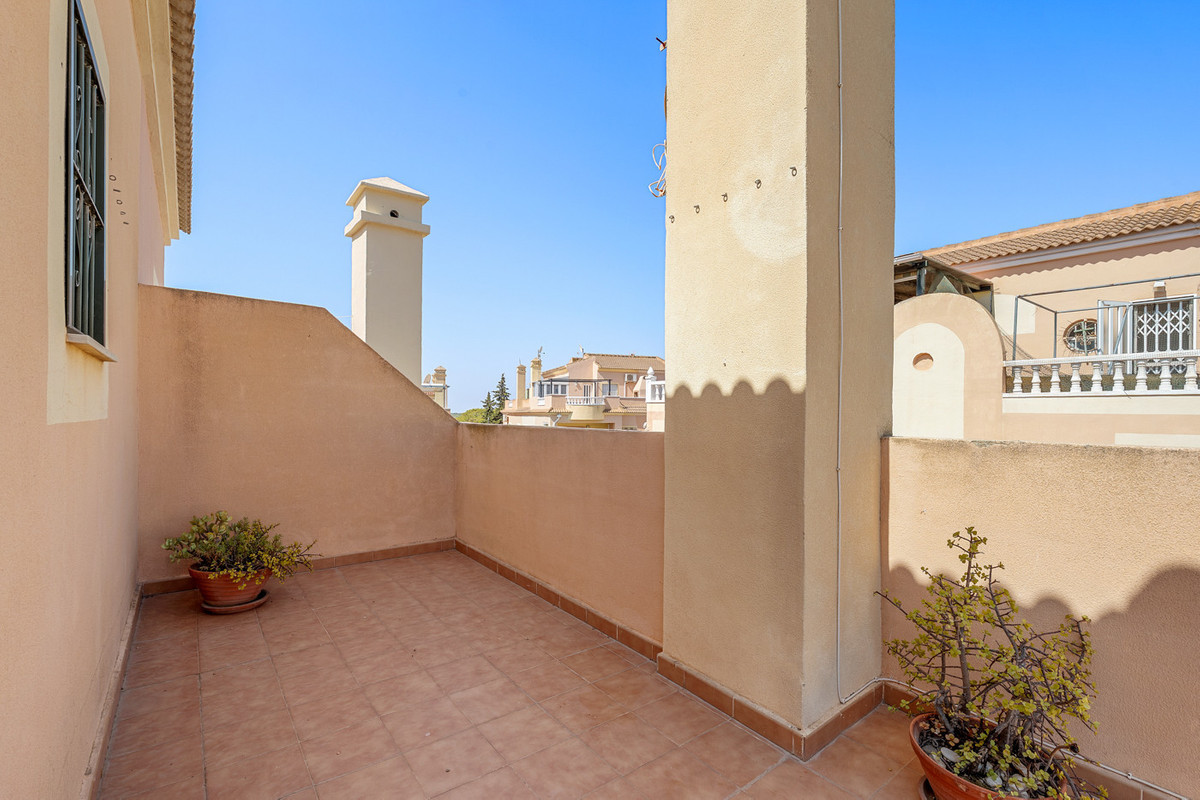 For sale - 3 Bedroom 2 Bathroom House - Bungalow in Orihuela - Lomas de Cabo Roig  - Alicante