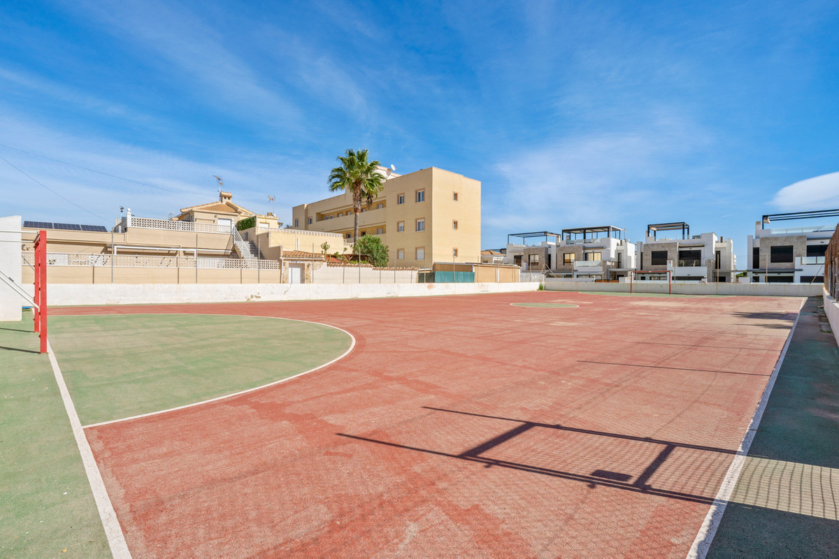 For sale - 3 Bedroom 2 Bathroom House - Bungalow in Orihuela - Lomas de Cabo Roig  - Alicante