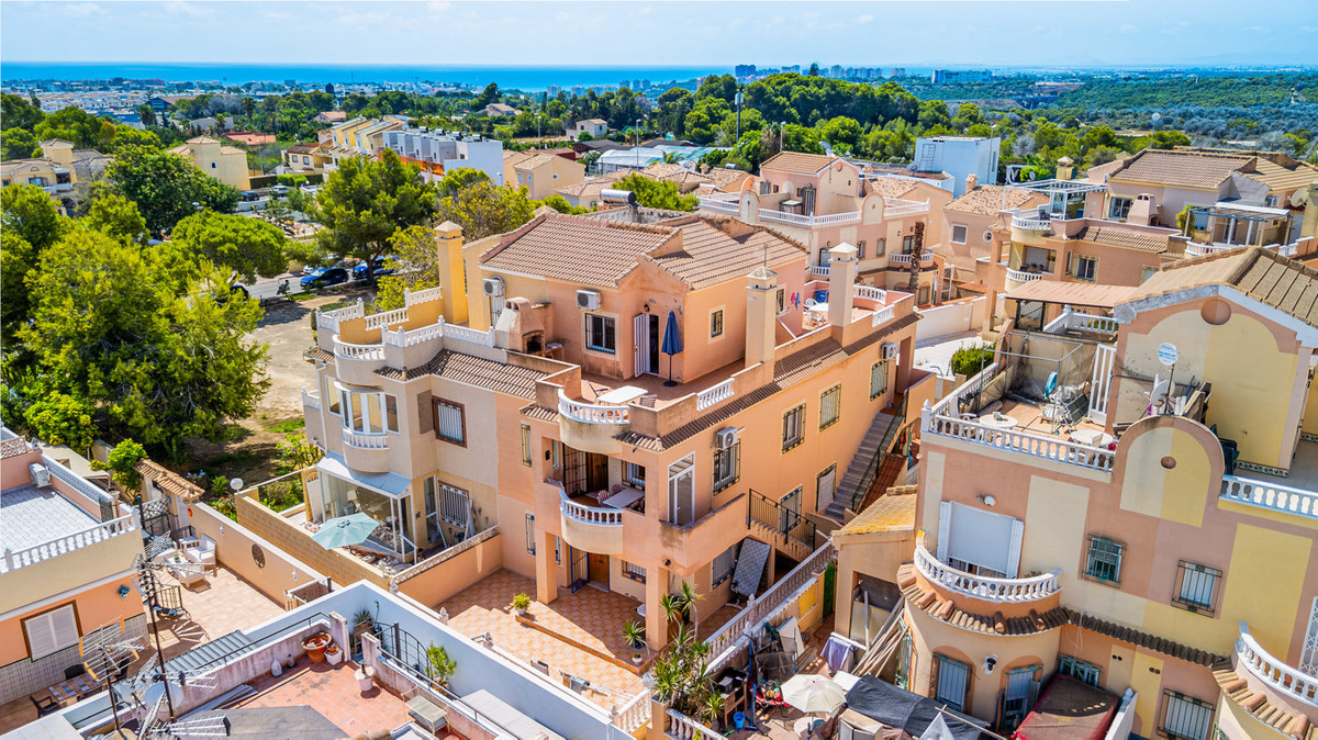 For sale - 3 Bedroom 2 Bathroom House - Bungalow in Orihuela - Lomas de Cabo Roig  - Alicante