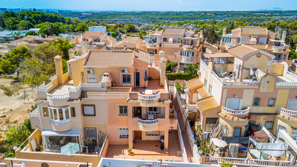 For sale - 3 Bedroom 2 Bathroom House - Bungalow in Orihuela - Lomas de Cabo Roig  - Alicante