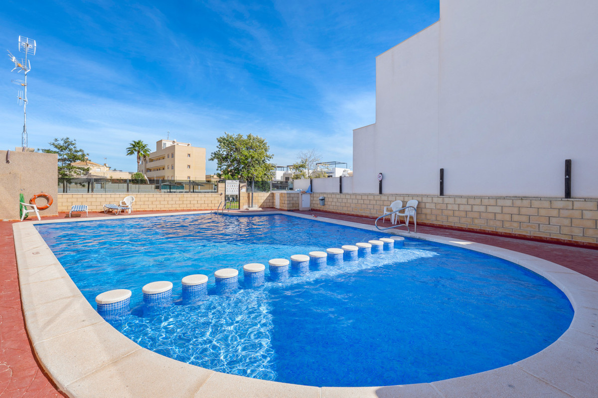 For sale - 3 Bedroom 2 Bathroom House - Bungalow in Orihuela - Lomas de Cabo Roig  - Alicante