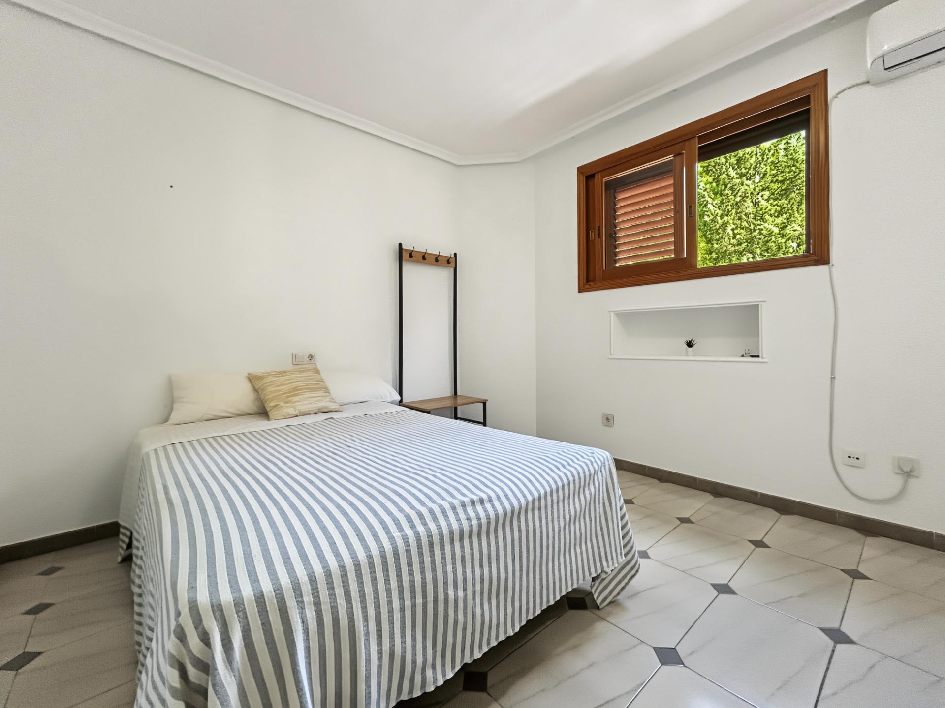 For sale - 7 Bedroom 3 Bathroom Villa in Orihuela Costa - Campoamor  - Alicante