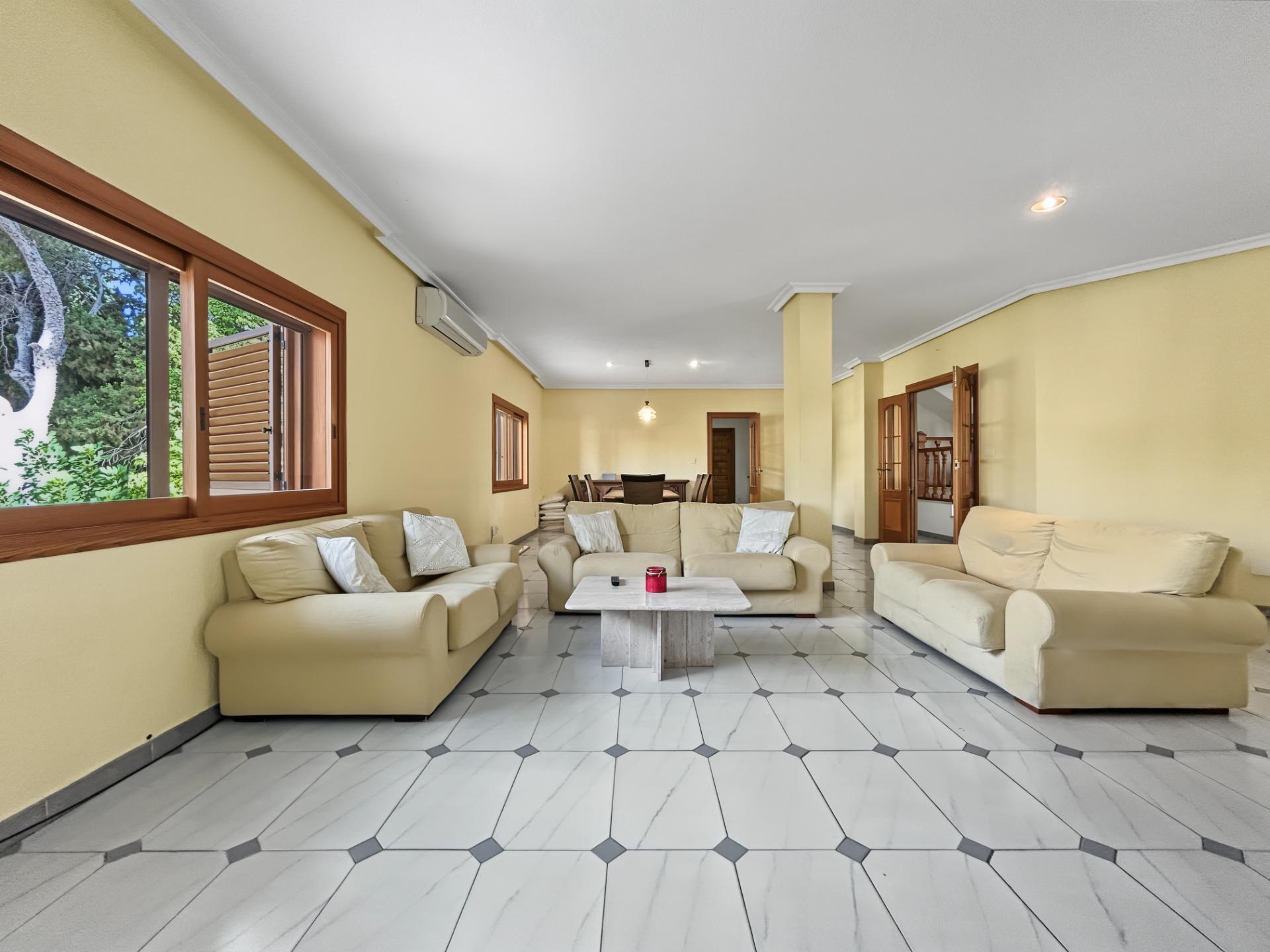 For sale - 7 Bedroom 3 Bathroom Villa in Orihuela Costa - Campoamor  - Alicante