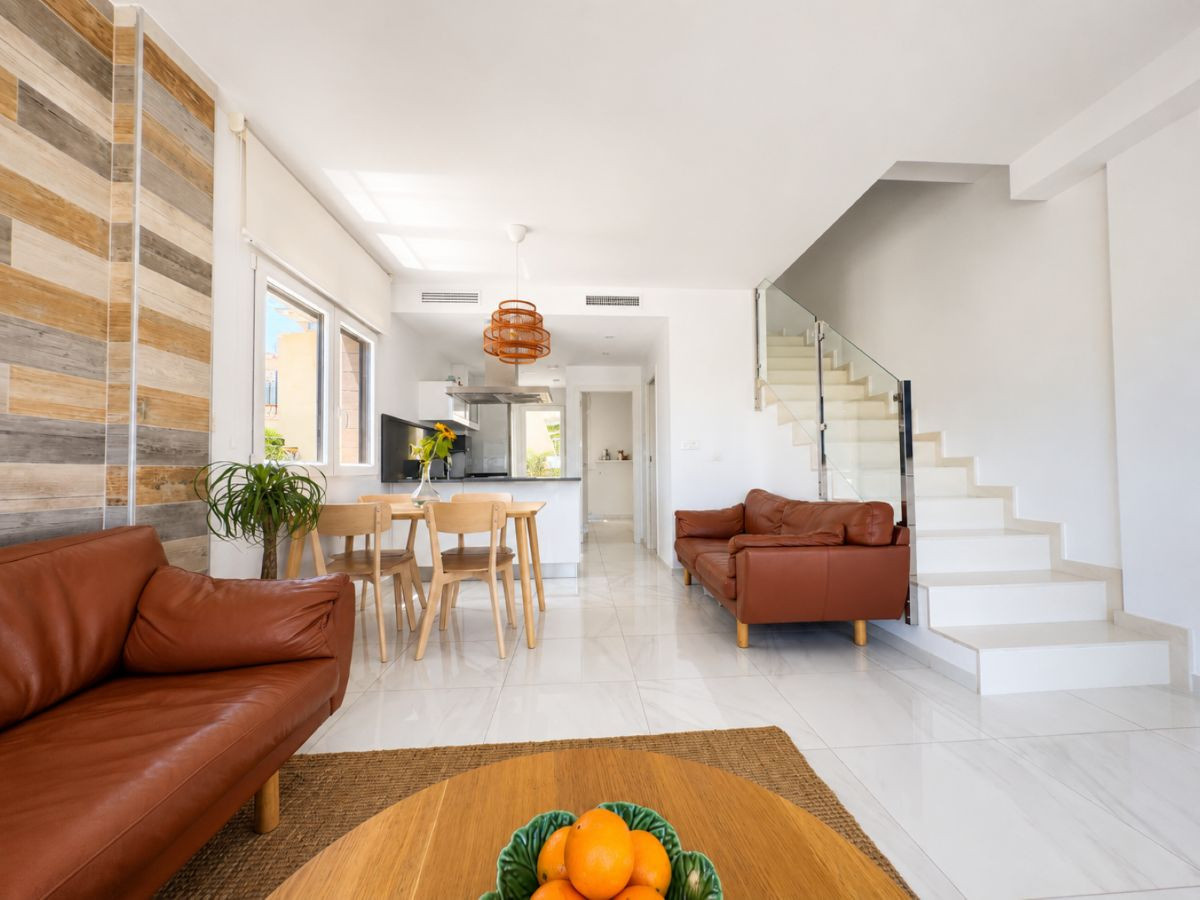 For sale - 3 Bedroom 3 Bathroom House - Semi-Detached House in Torrevieja - Torrevieja Centro  - Alicante
