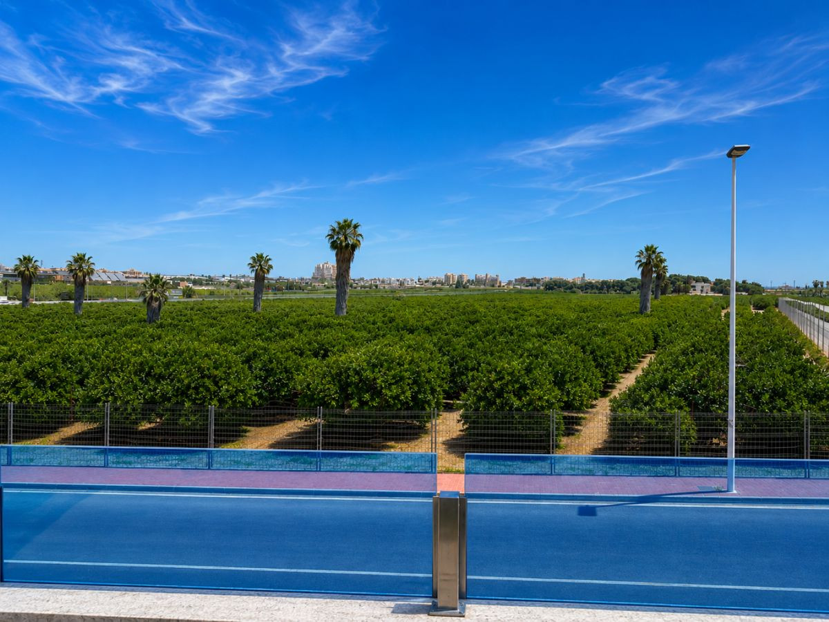 For sale - 3 Bedroom 3 Bathroom House - Semi-Detached House in Torrevieja - Torrevieja Centro  - Alicante