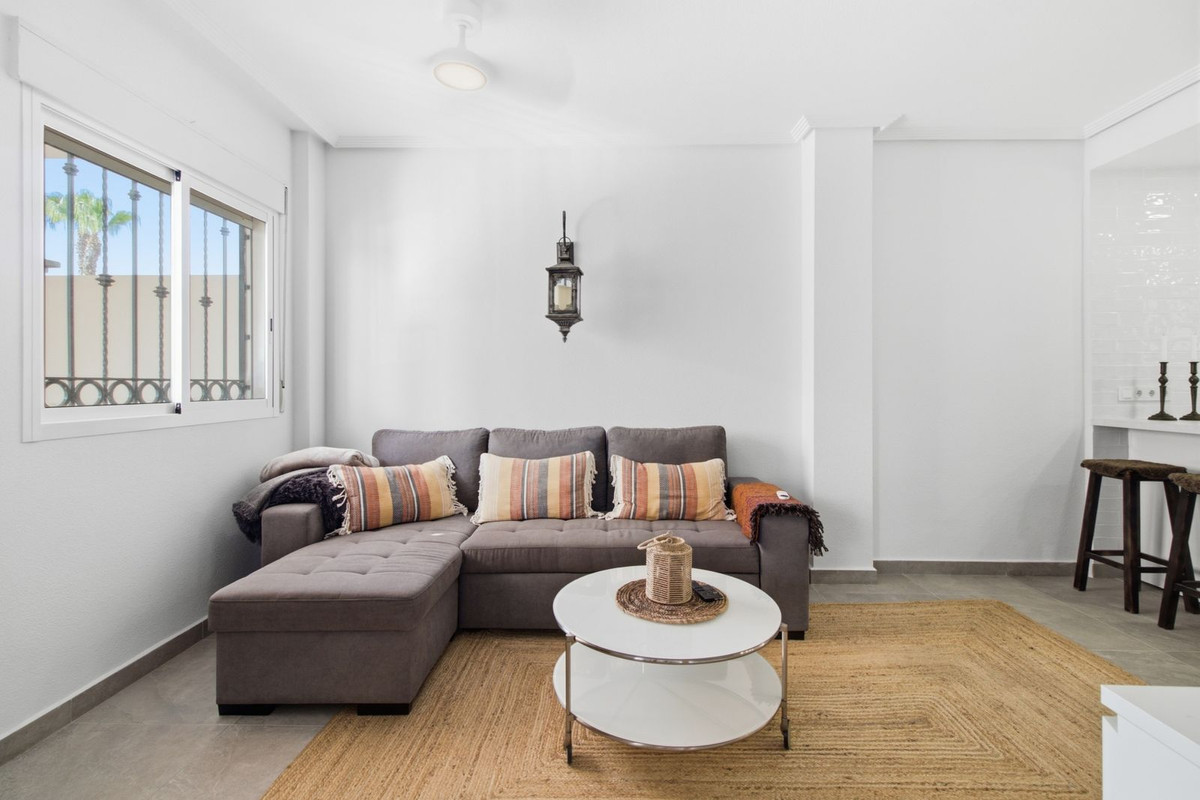 For sale - 2 Bedroom 1 Bathroom Apartment - Ground Floor Apartment in Orihuela - Punta Prima  - Alicante
