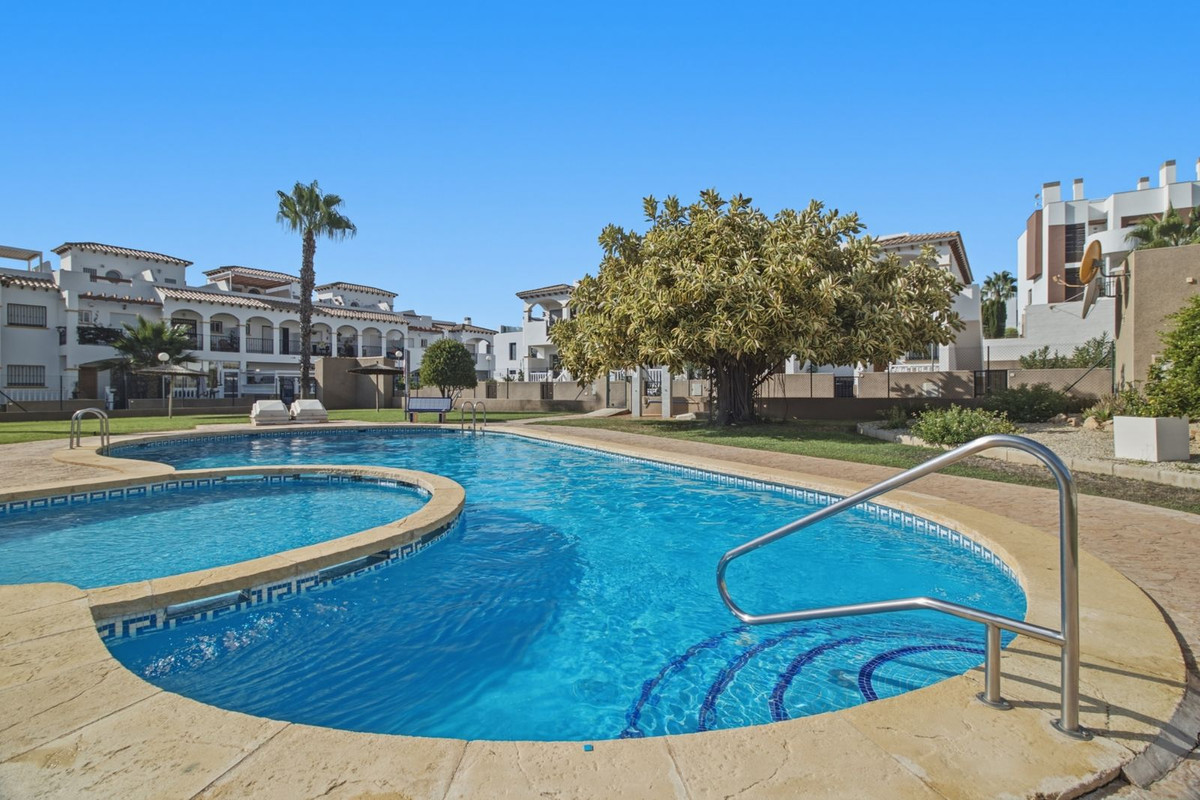 For sale - 2 Bedroom 1 Bathroom Apartment - Ground Floor Apartment in Orihuela - Punta Prima  - Alicante