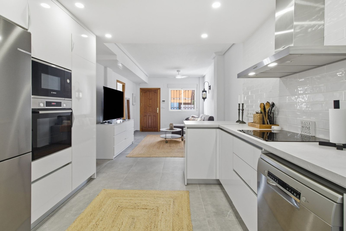For sale - 2 Bedroom 1 Bathroom Apartment - Ground Floor Apartment in Orihuela - Punta Prima  - Alicante
