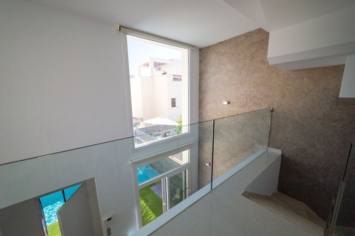 For sale - 3 Bedroom 3 Bathroom House - Detached Villa in Rojales - Rojales Centro  - Alicante
