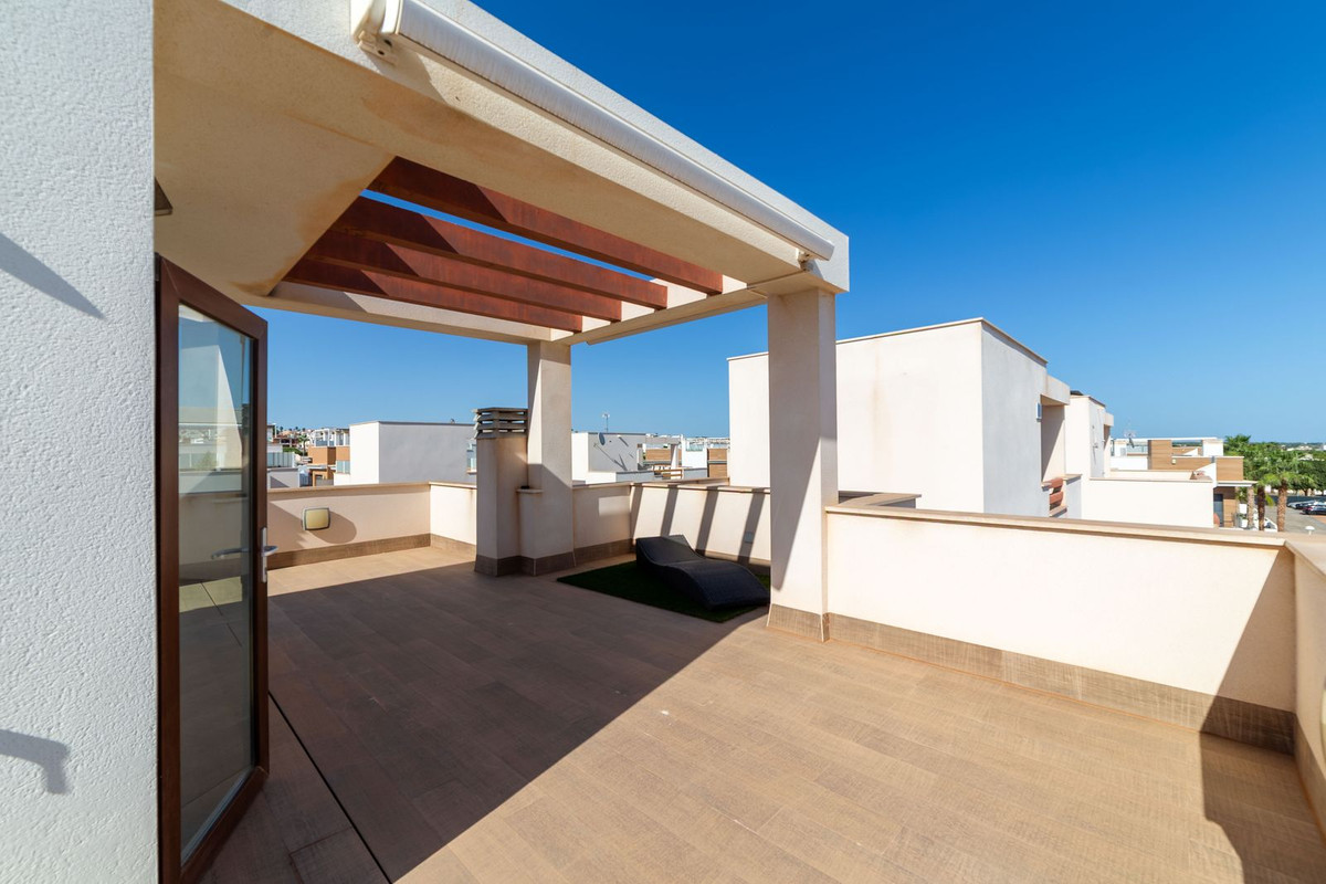 For sale - 3 Bedroom 3 Bathroom House - Detached Villa in Rojales - Rojales Centro  - Alicante
