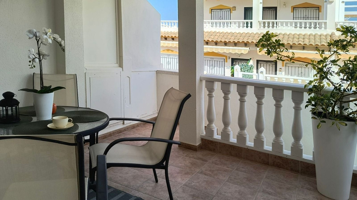 For sale - 3 Bedroom 2 Bathroom House - Semi-Detached House in Orihuela - Orihuela Costa  - Alicante
