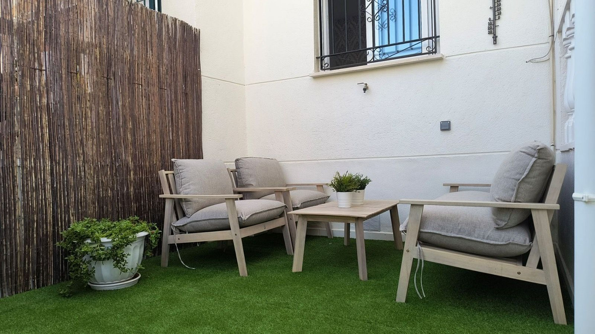 For sale - 3 Bedroom 2 Bathroom House - Semi-Detached House in Orihuela - Orihuela Costa  - Alicante