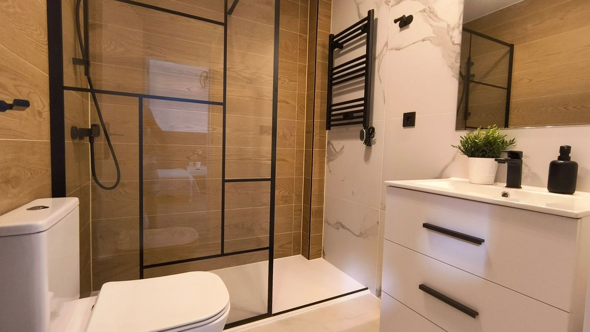 For sale - 3 Bedroom 2 Bathroom House - Semi-Detached House in Orihuela - Orihuela Costa  - Alicante